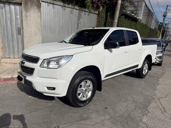 CHEVROLET S10 2.4 LT 4X2 CD 8V FLEX 4P MANUAL CHEVROLET S10 2.4 LT 4X2 CD 8V FLEX 4P MANUAL